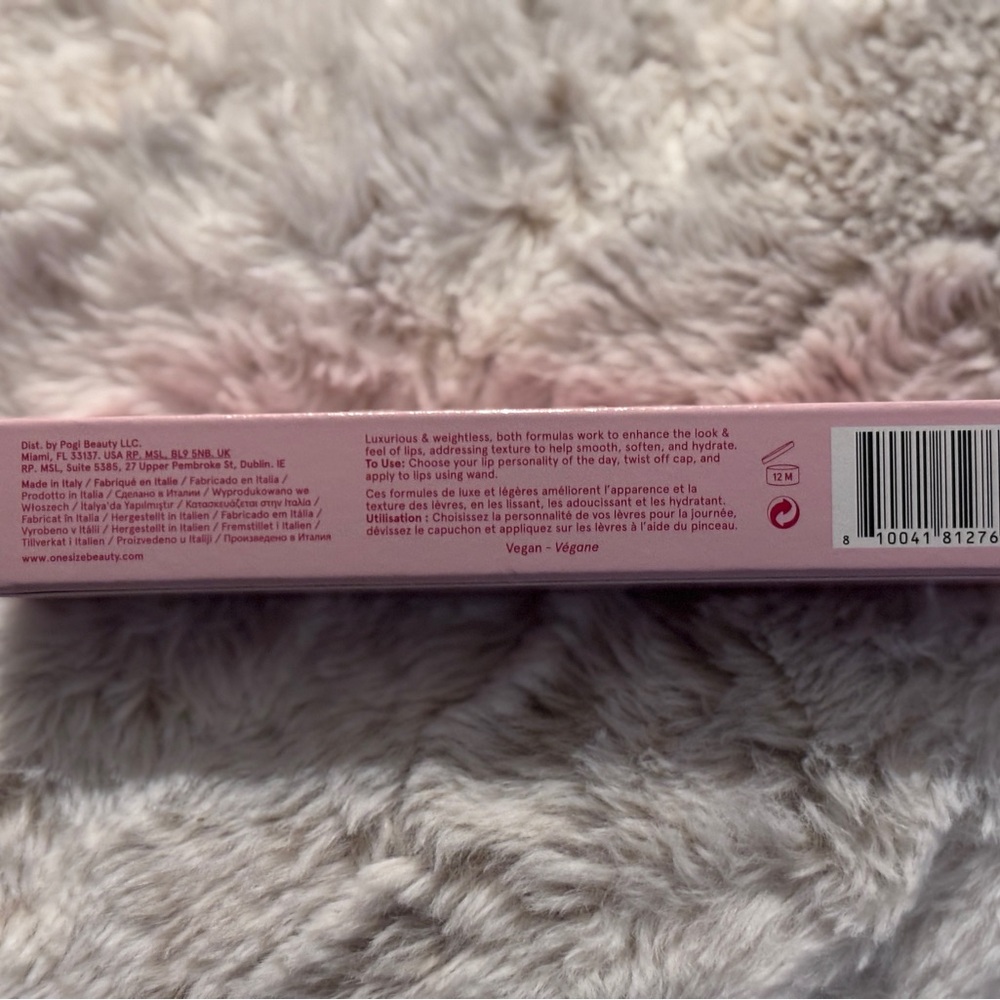 LIP SNATCHER
HYDRATING LIQUID LIPSTICK AND LIP GLOSS DUO - MUTHA STARR - Picture 5 of 5